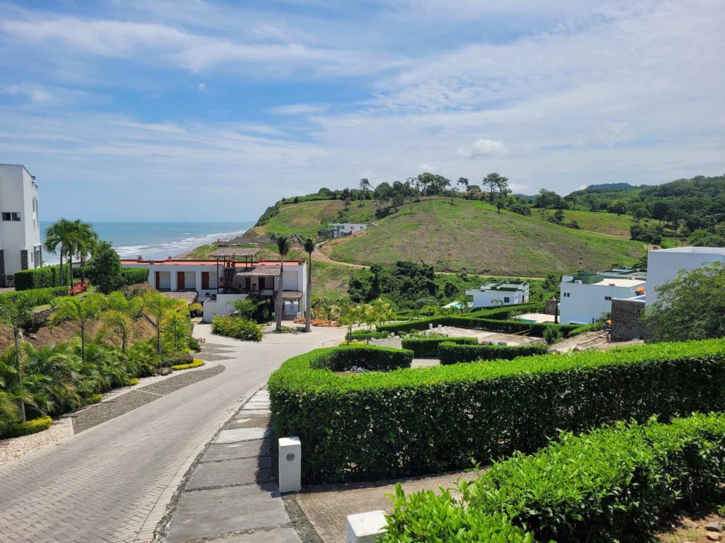 Beachside condos in Jama